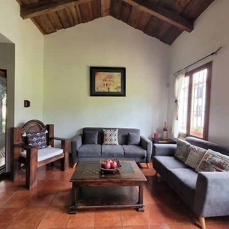 Amplia Casa Antigua Guatemala Con Pergola Y Jardin Villa Buitenkant foto