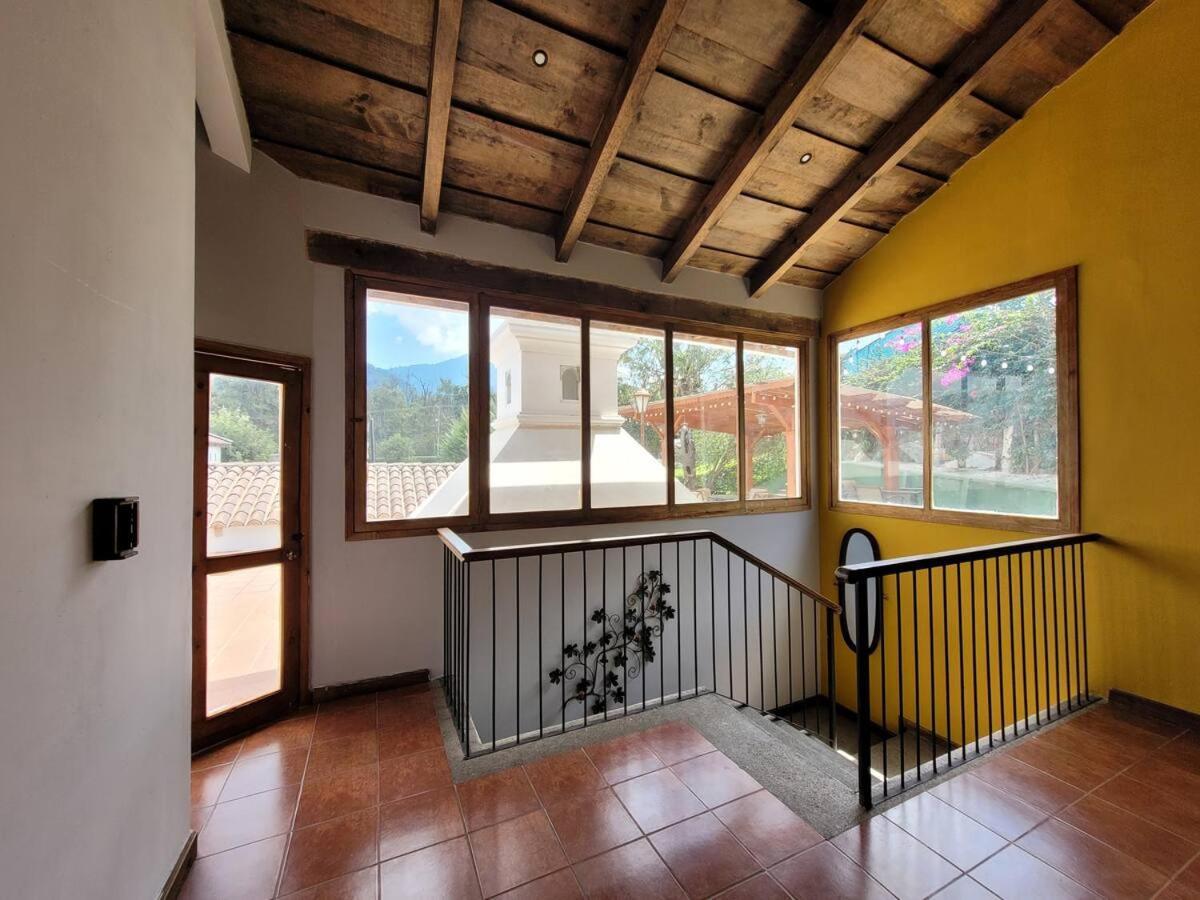 Amplia Casa Antigua Guatemala Con Pergola Y Jardin Villa Buitenkant foto
