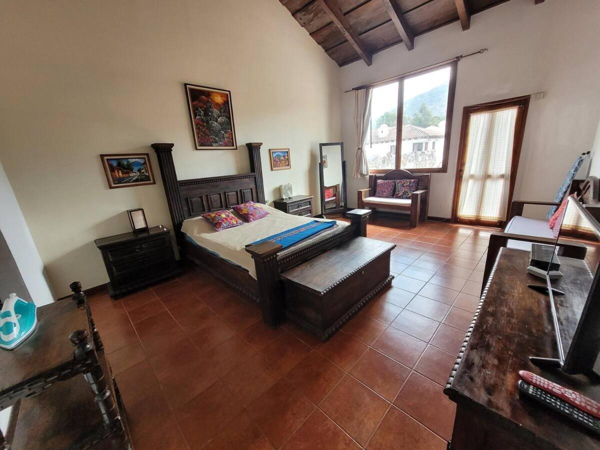 Amplia Casa Antigua Guatemala Con Pergola Y Jardin Villa Buitenkant foto