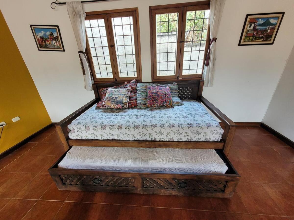 Amplia Casa Antigua Guatemala Con Pergola Y Jardin Villa Buitenkant foto