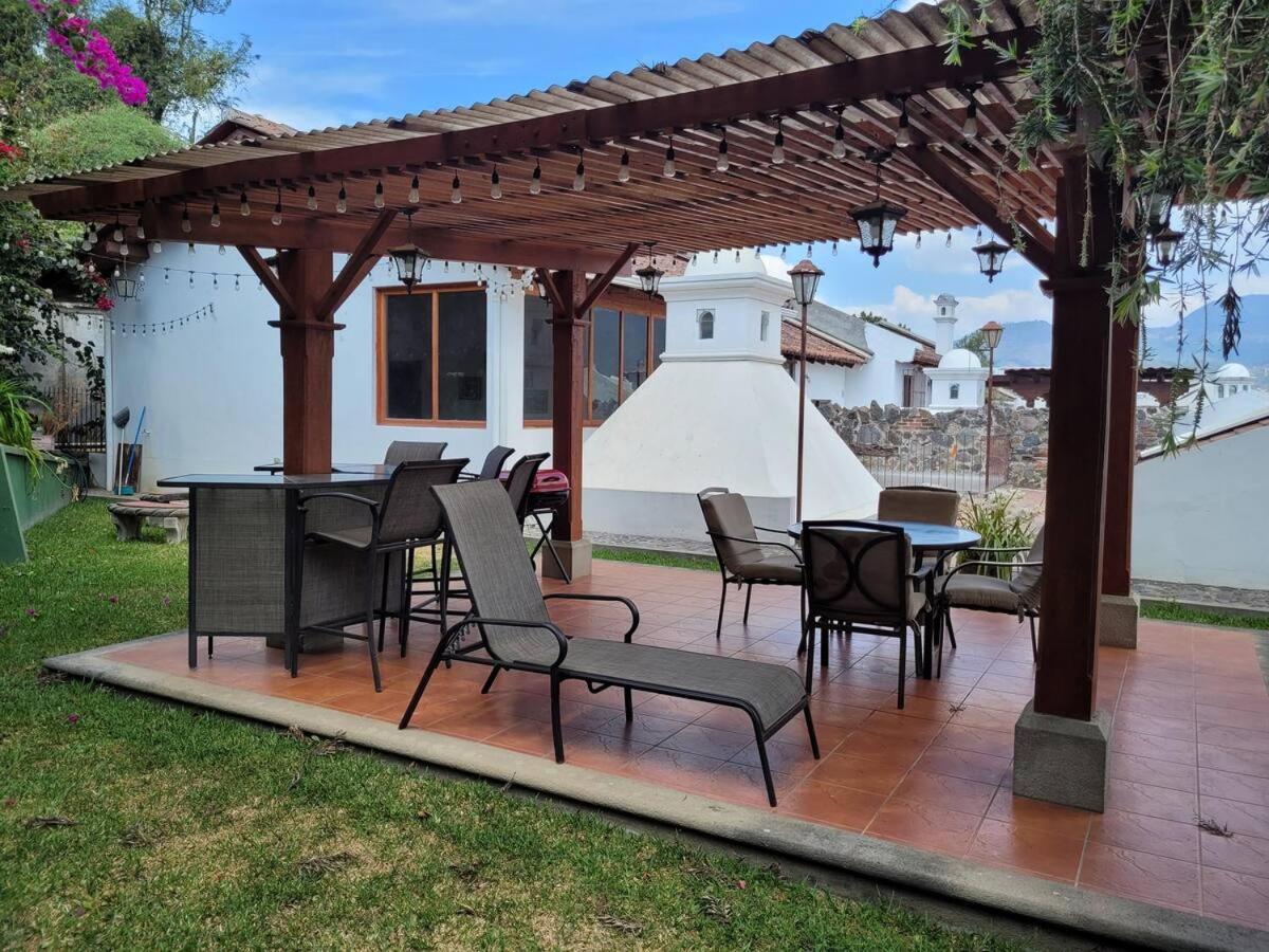 Amplia Casa Antigua Guatemala Con Pergola Y Jardin Villa Buitenkant foto
