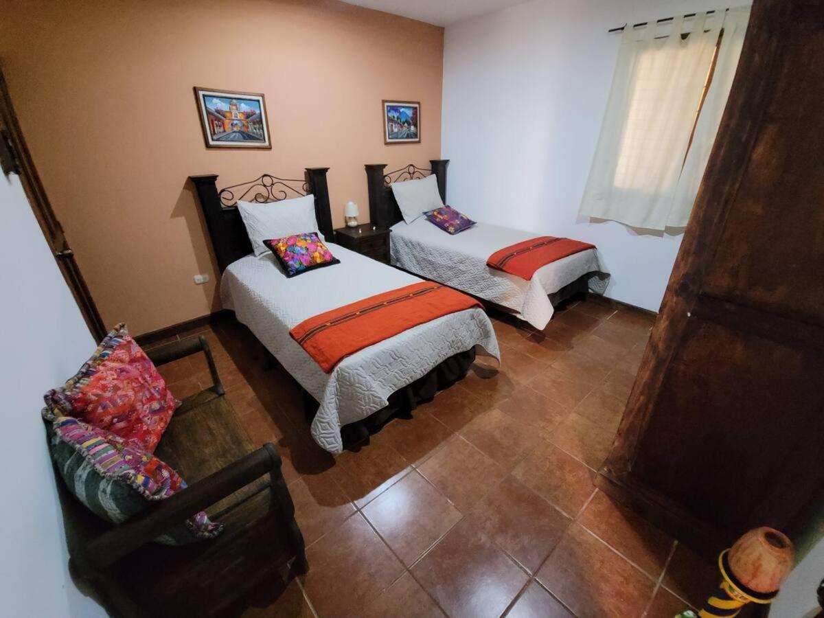 Amplia Casa Antigua Guatemala Con Pergola Y Jardin Villa Buitenkant foto